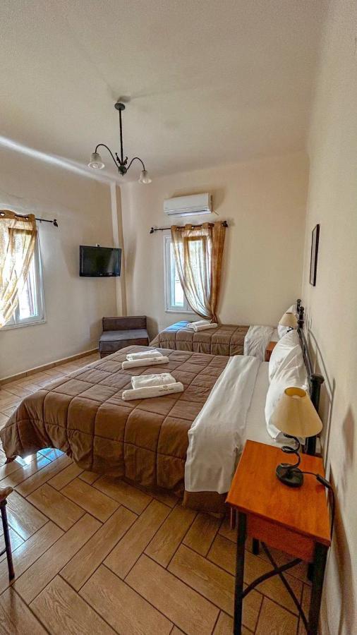 Central 9 Rooms Ermoupoli Exterior photo