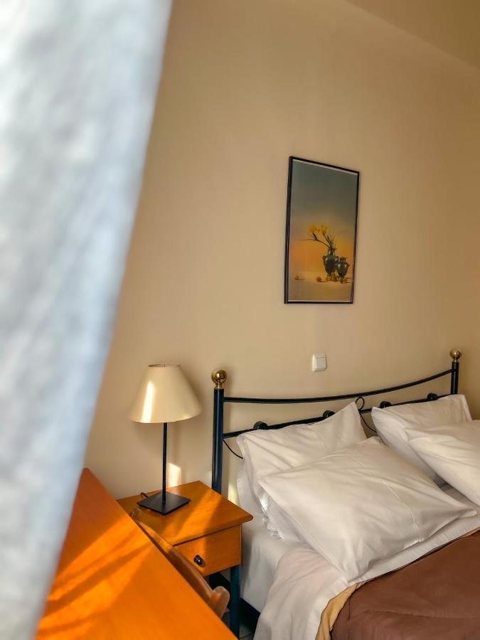 Central 9 Rooms Ermoupoli Exterior photo